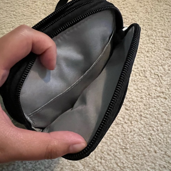 Baggallini Black Compact Crossbody Bag -NWT - Picture 4 of 5